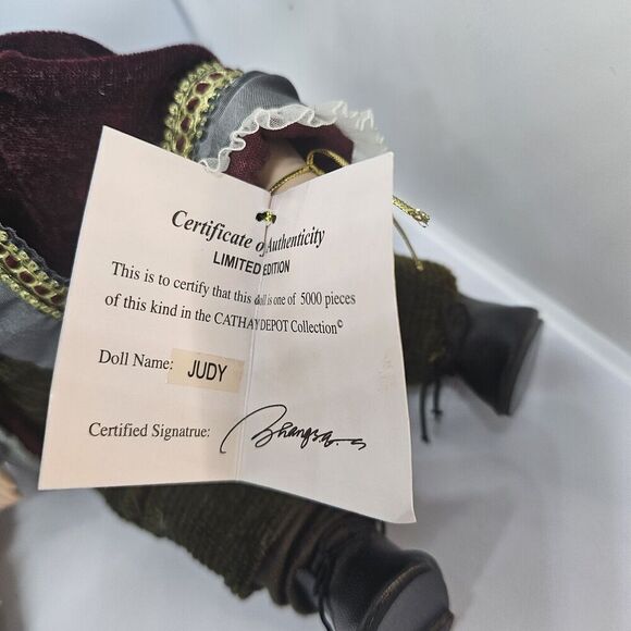 Cathay Collection Porcelain Dolls Kissing Boy And Girl - Picture 13 of 16